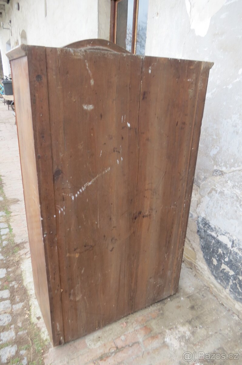 Dubová vitrína - 9