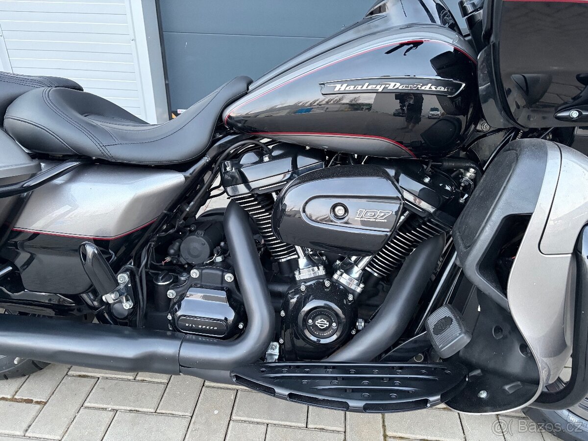 HARLEY DAVIDSON ROAD GLIDE - 9