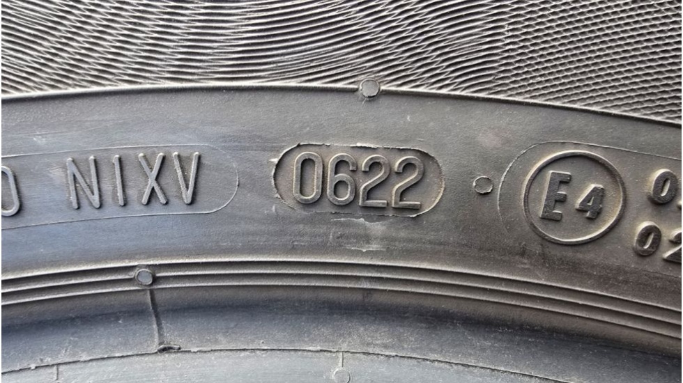 Zimní pneu 225/55/17 Continental - 9