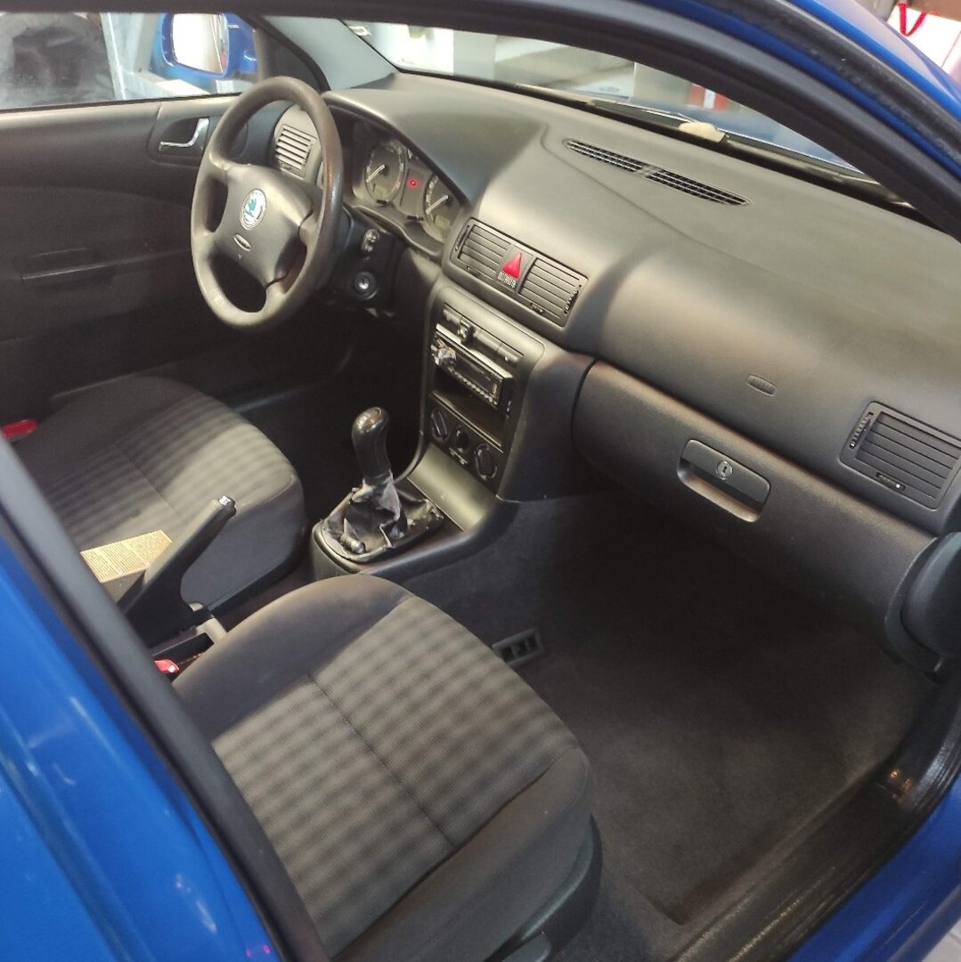 Škoda Octavia combi LPG Tour Modrá - 9