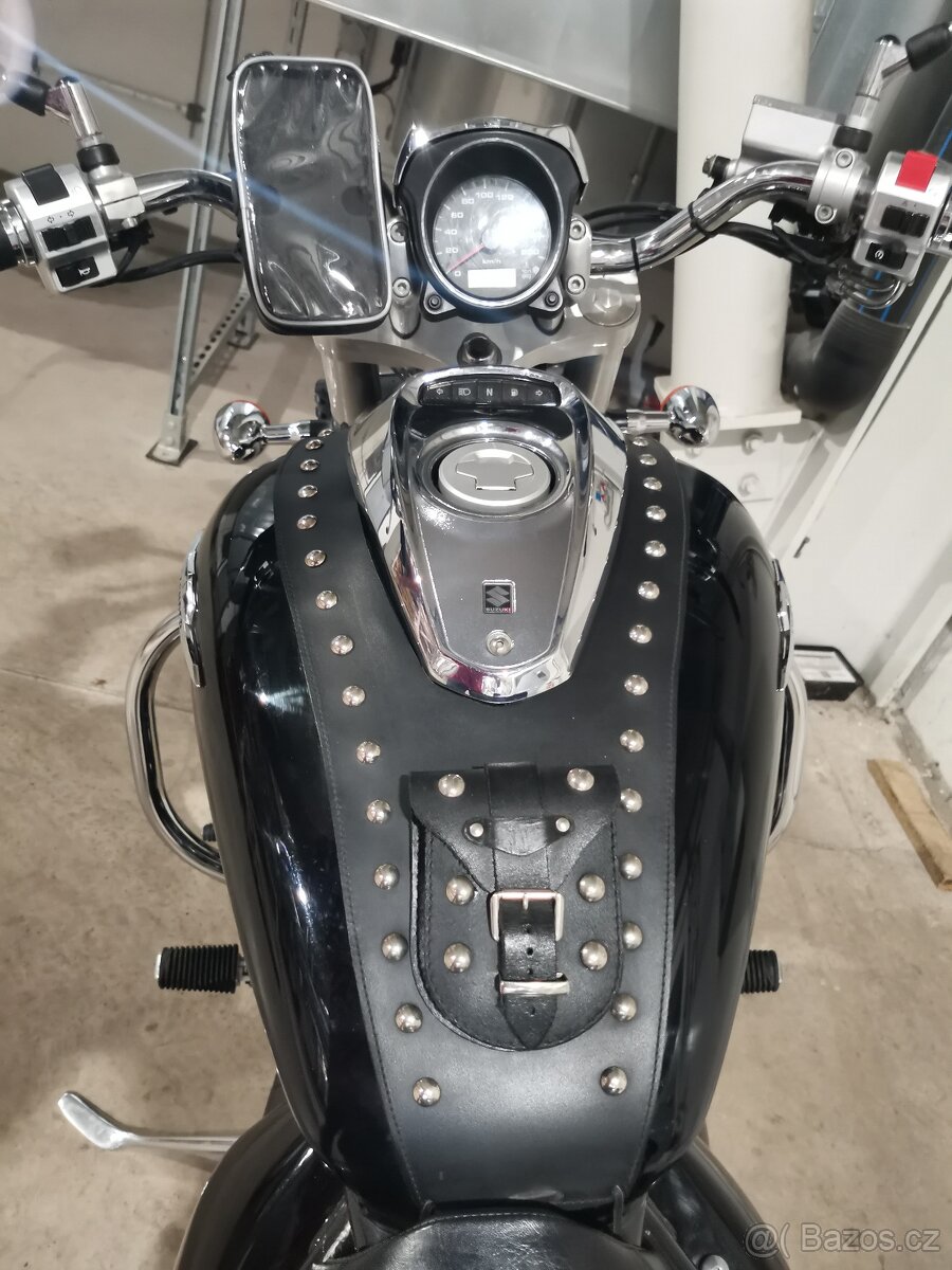 Suzuki intruder 800 - 9