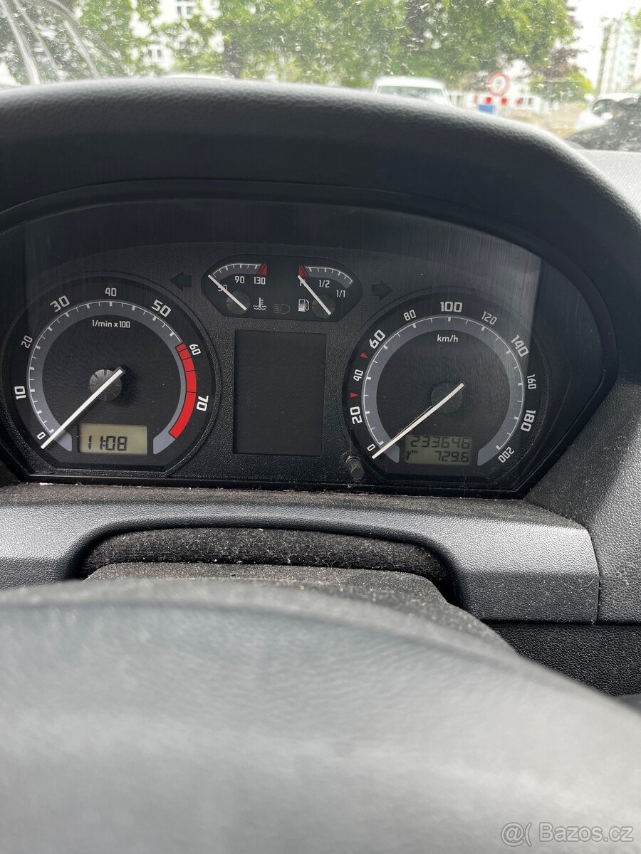 Fabia 1.2 htp sedan - 9
