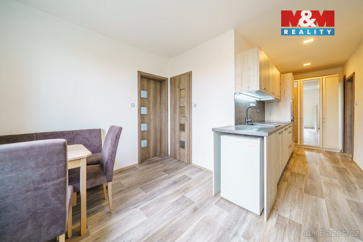 Prodej bytu 3+1, 58 m², Nová Role, ul. Nádražní - 9