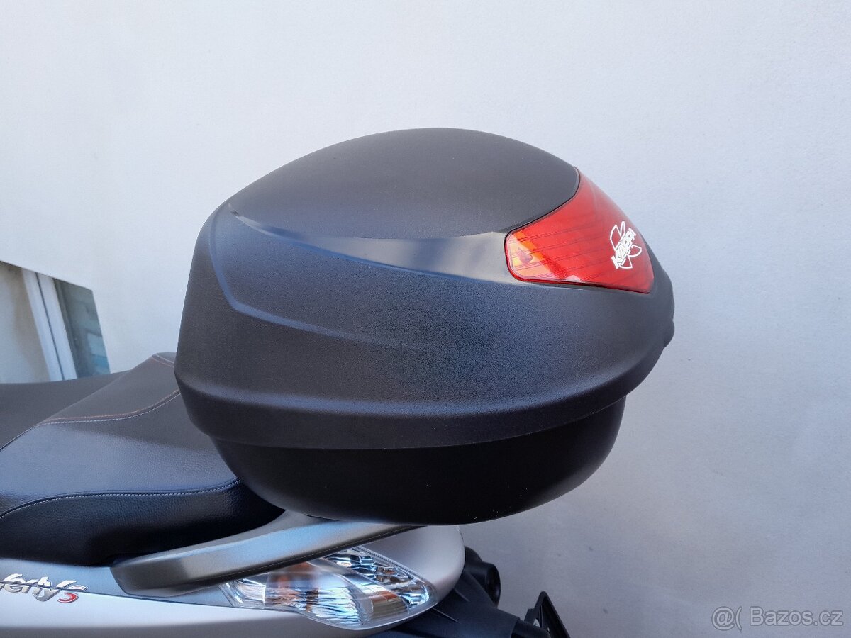 Piaggio Beverly 300 ABS, 2018, pěkný stav, AKCE - 9