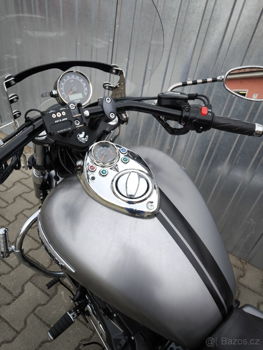 Triumph Speedmaster 900 - 9