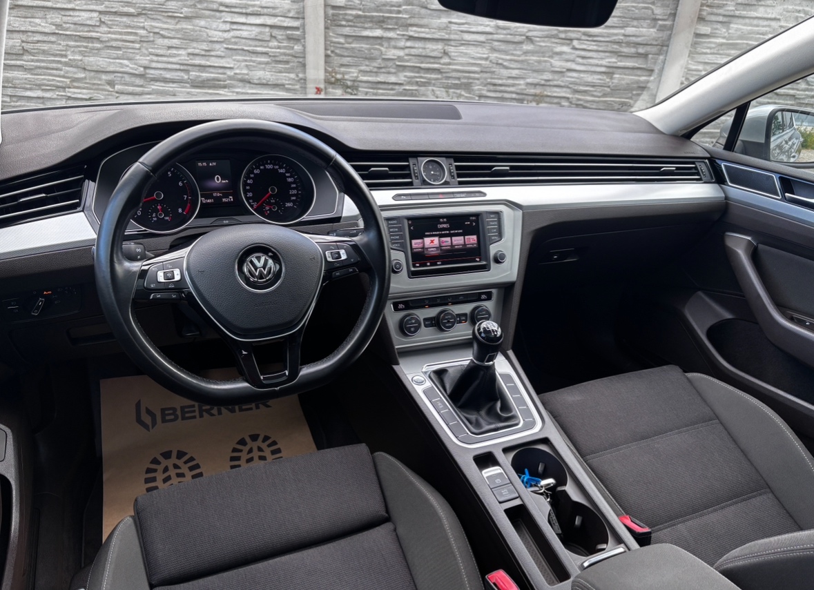 VOLKSWAGEN PASSAT 1.4 TSI BMT M6 - 9