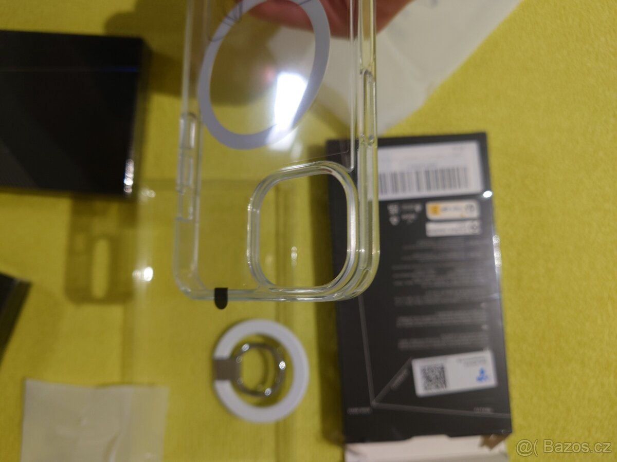Zesílený průhledný magnetický obal na iPhone 14 - 9