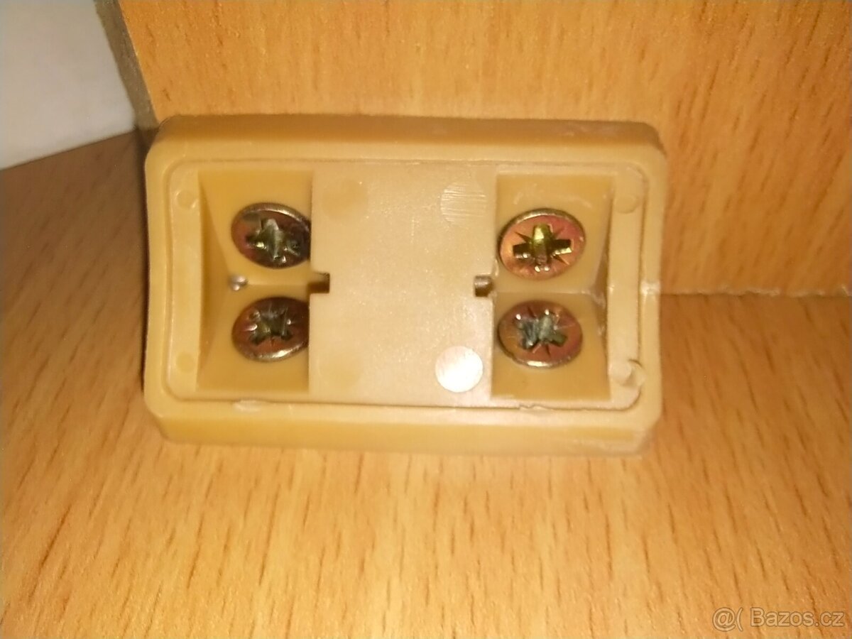 Atypická vestavná šatní skříň - 9