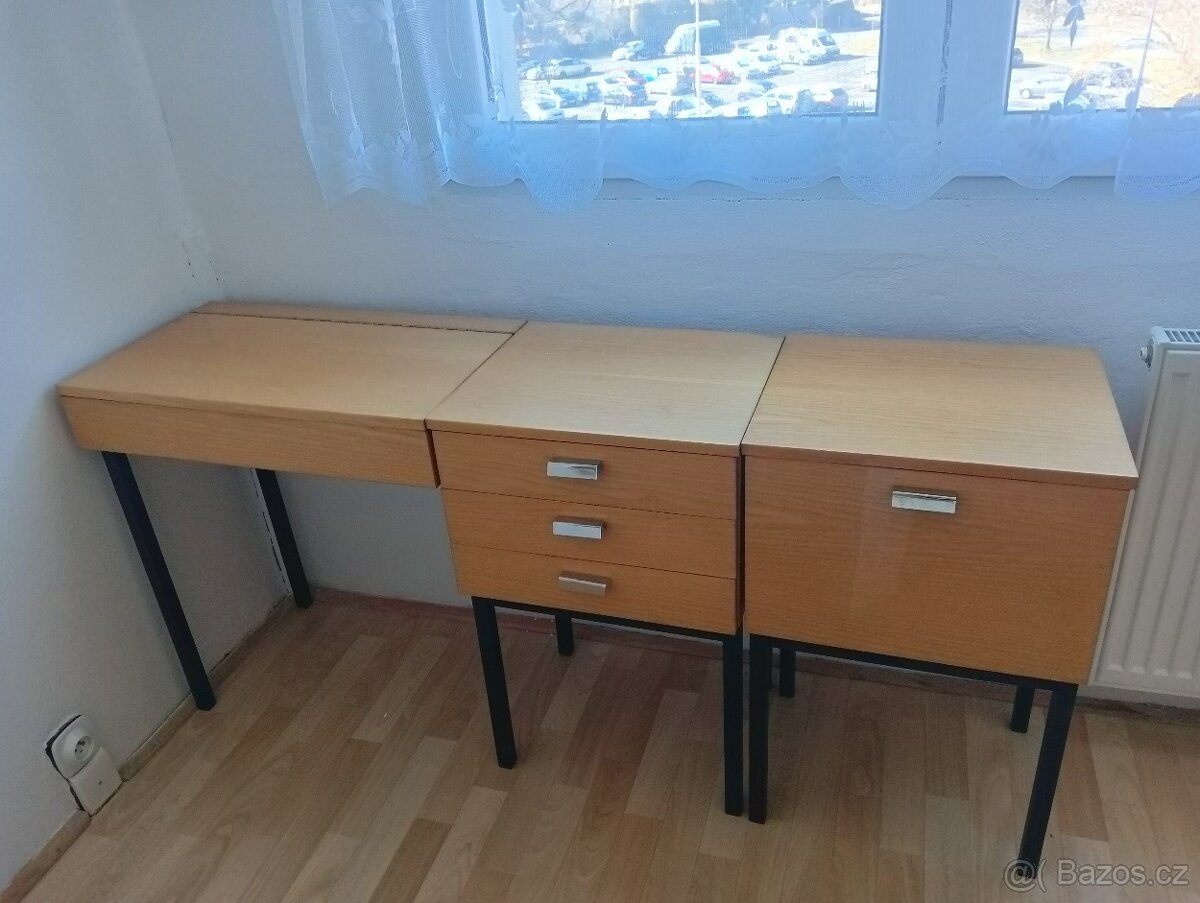 Skříň,toaletka, noční stolek,postele - 9