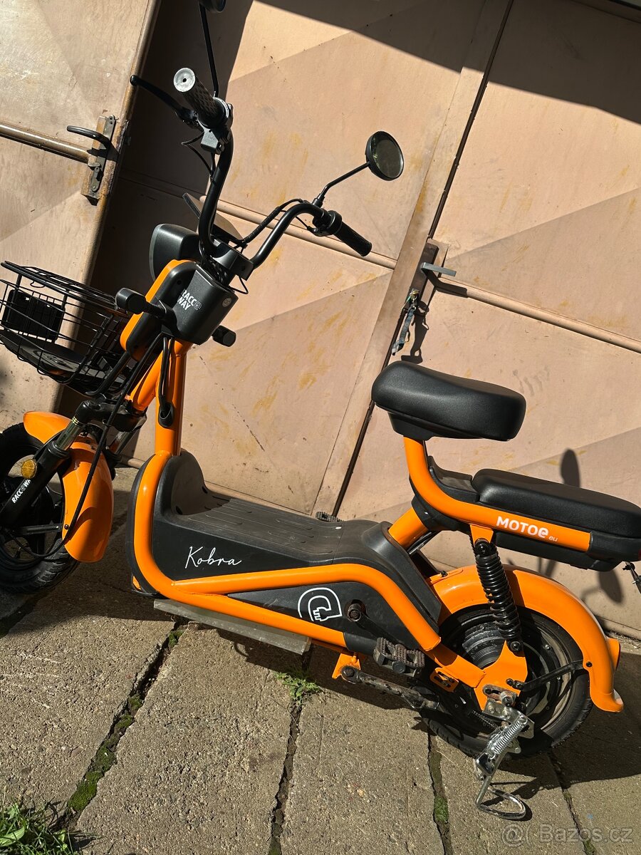Elektroskůtr Cobra - 9