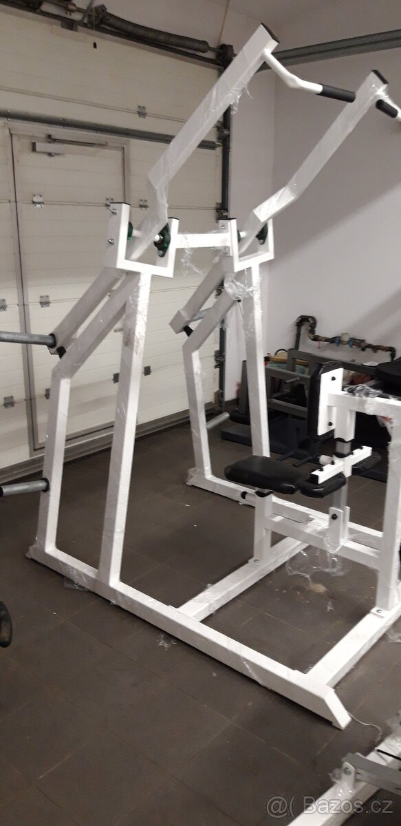 Posilovací stroje typu Hammer - 9