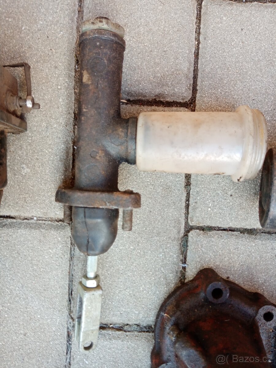 Náhradní díly Moskvič - 9