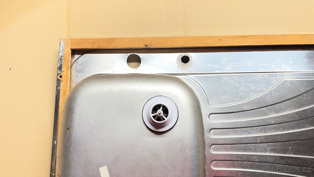 Dřez nerez s odkapem - 9