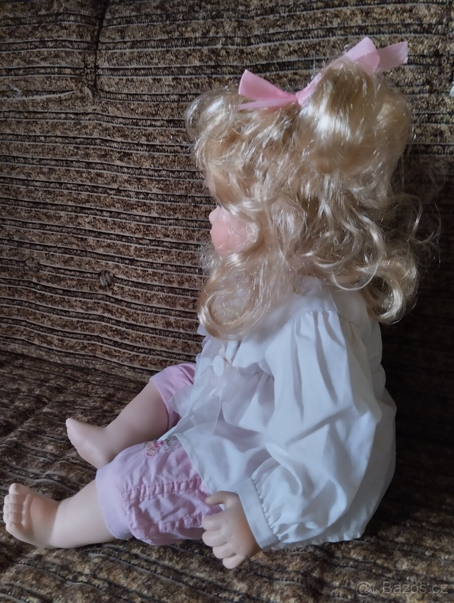 Značená porcelánová panenka - 9