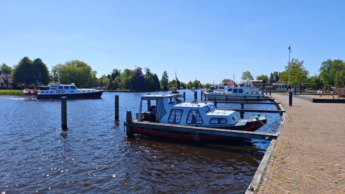 Kajutová motorová loď - 9