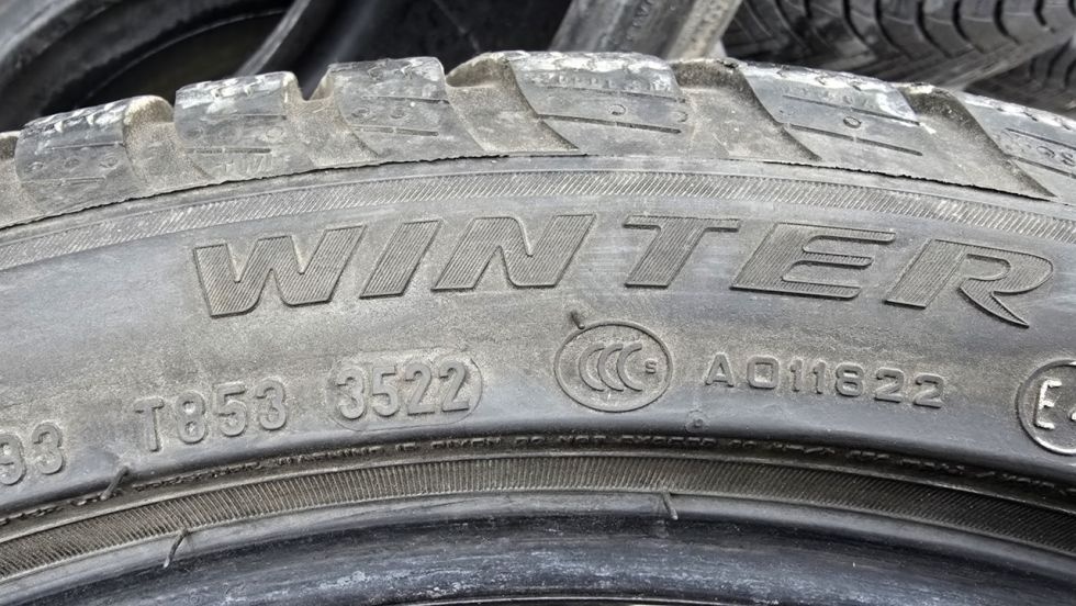 Zimní pneumatika 245/40/19 Pirelli - 9