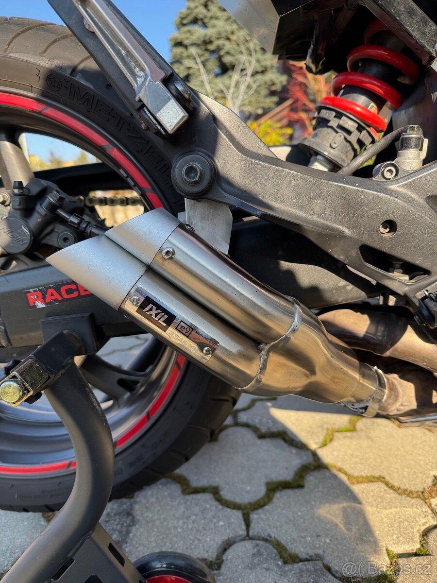 Honda CB600F Hornet - 9