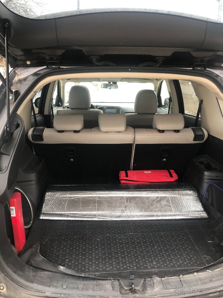Mitsubishi Outlander Phev - 9