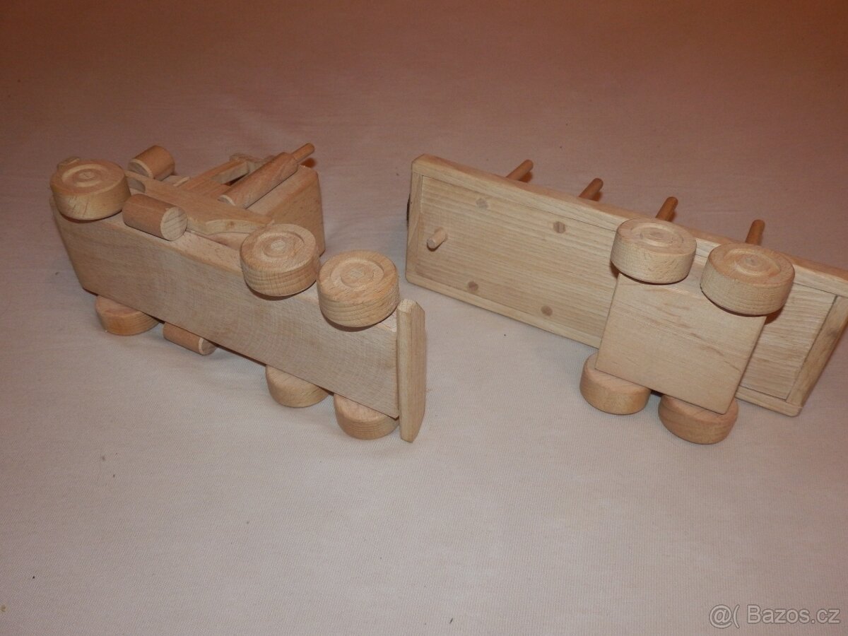 Tahač s návěsem ruční práce - 9