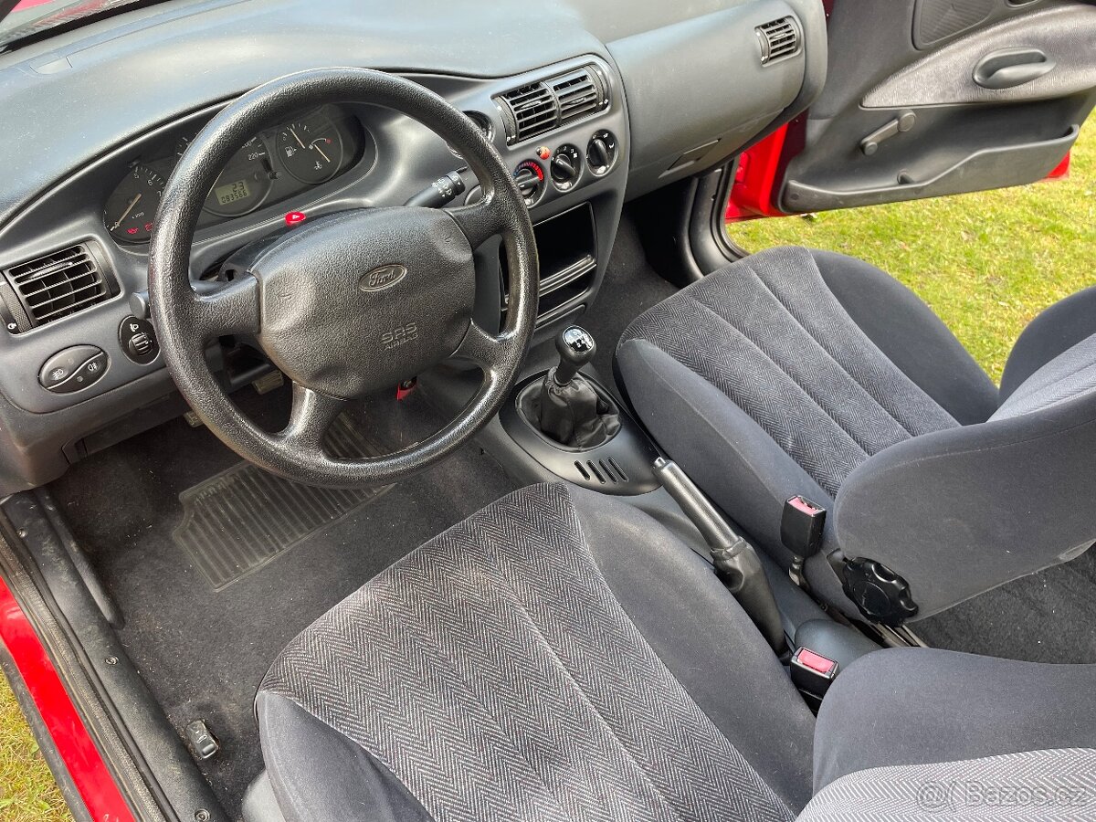 Ford Escort 1,6 16V - 9