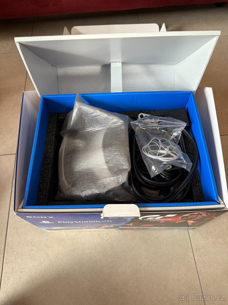 Virtuální realita CUH-ZVR1 PS4 OVP, kamera, držák kamery - 9