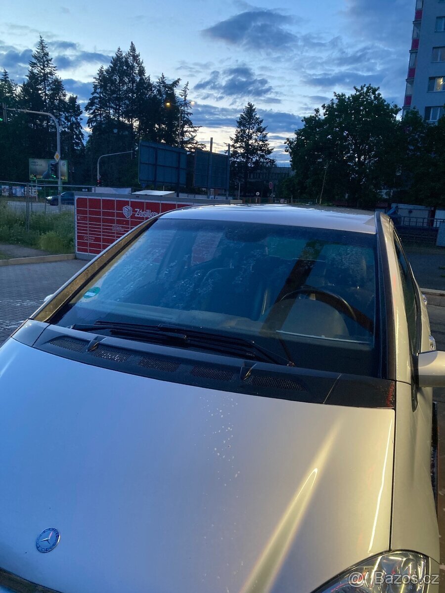 MERCEDES BENZ A 200 - 9