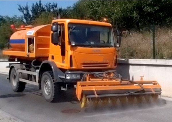 4x4 hák 13.5t Iveco komunál kropice sypač kontejner - 9