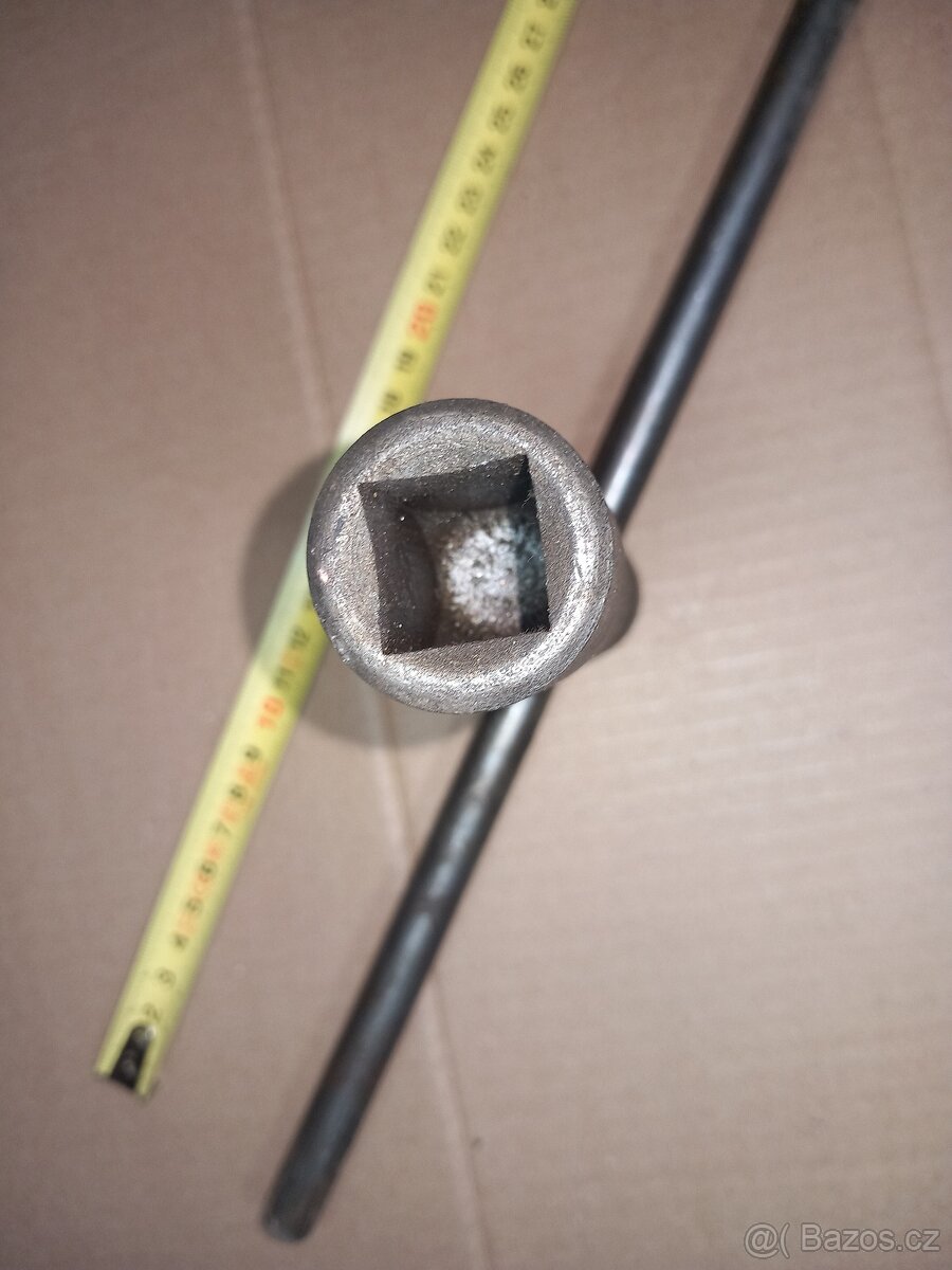 4-HRANNÝ KLÍČ 27, 19, 17 NA SOUSTRUH - 9