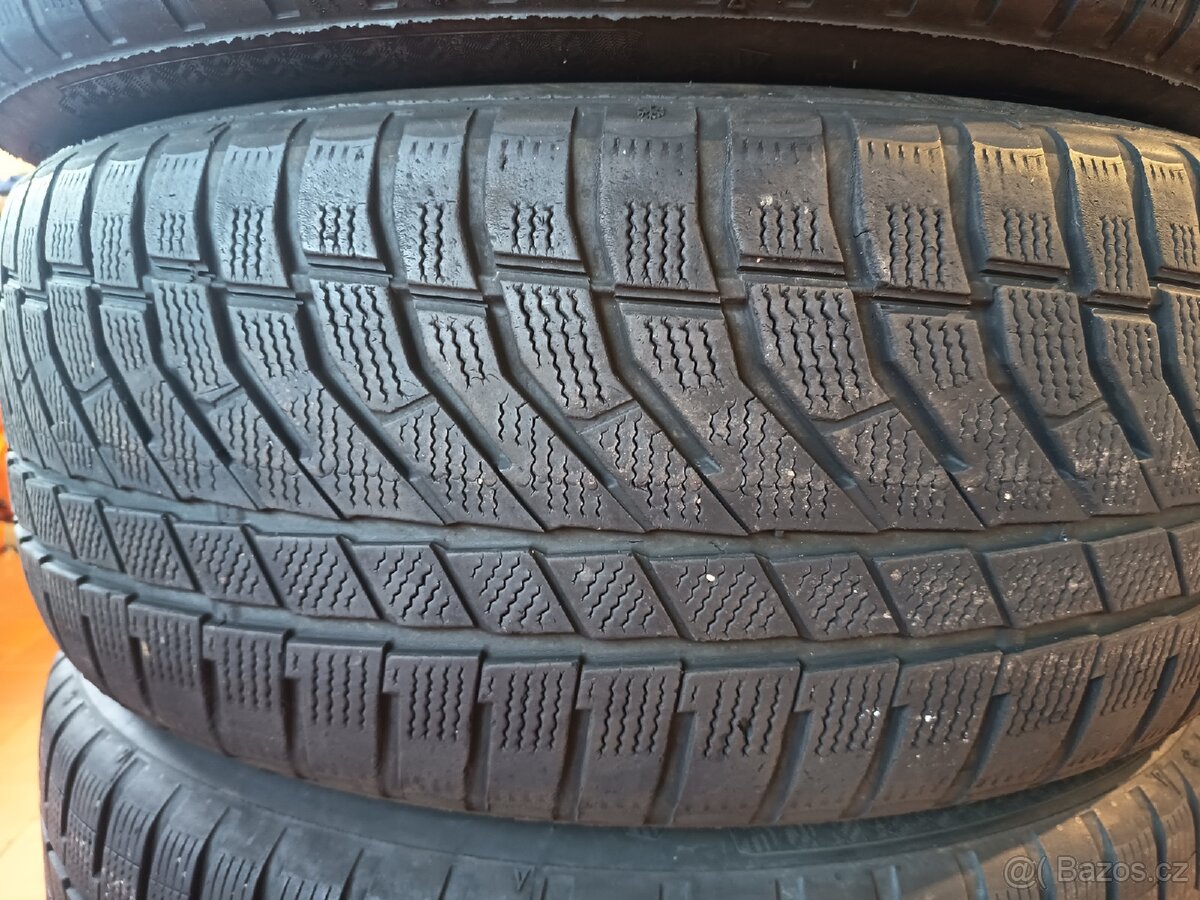 Prodám 4 pneu 235/50R19 103 v - 9