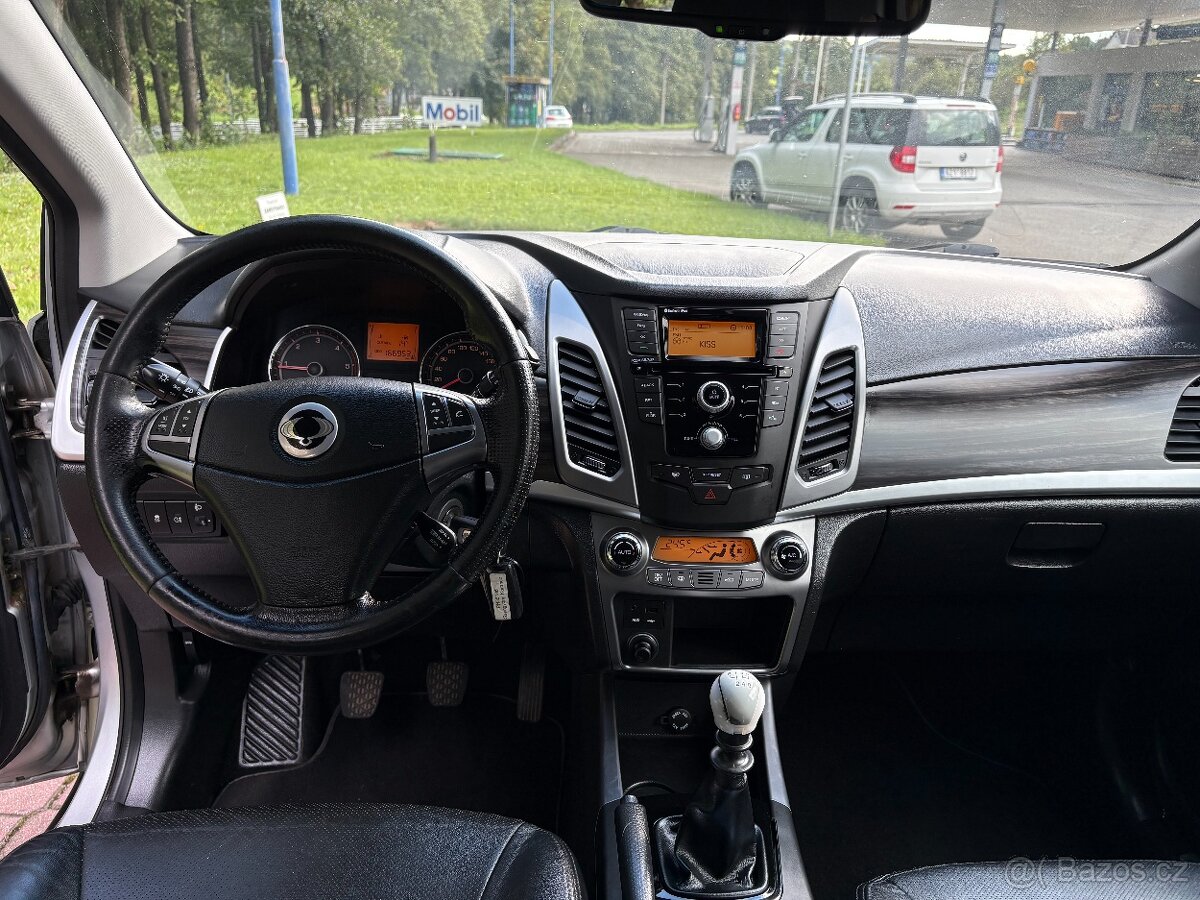 Ssangyong Korando 2.0 D Sapphire 4x4 - 9