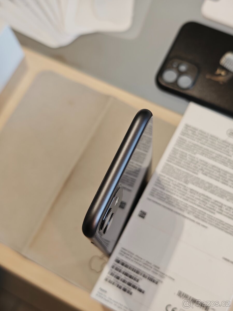 Apple iPhone 11 256 GB, černý - 9