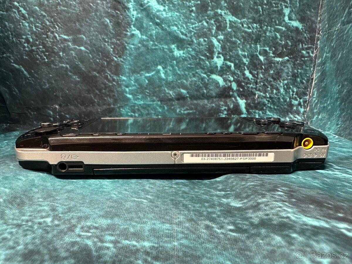 PSP 3000 piano black - 9