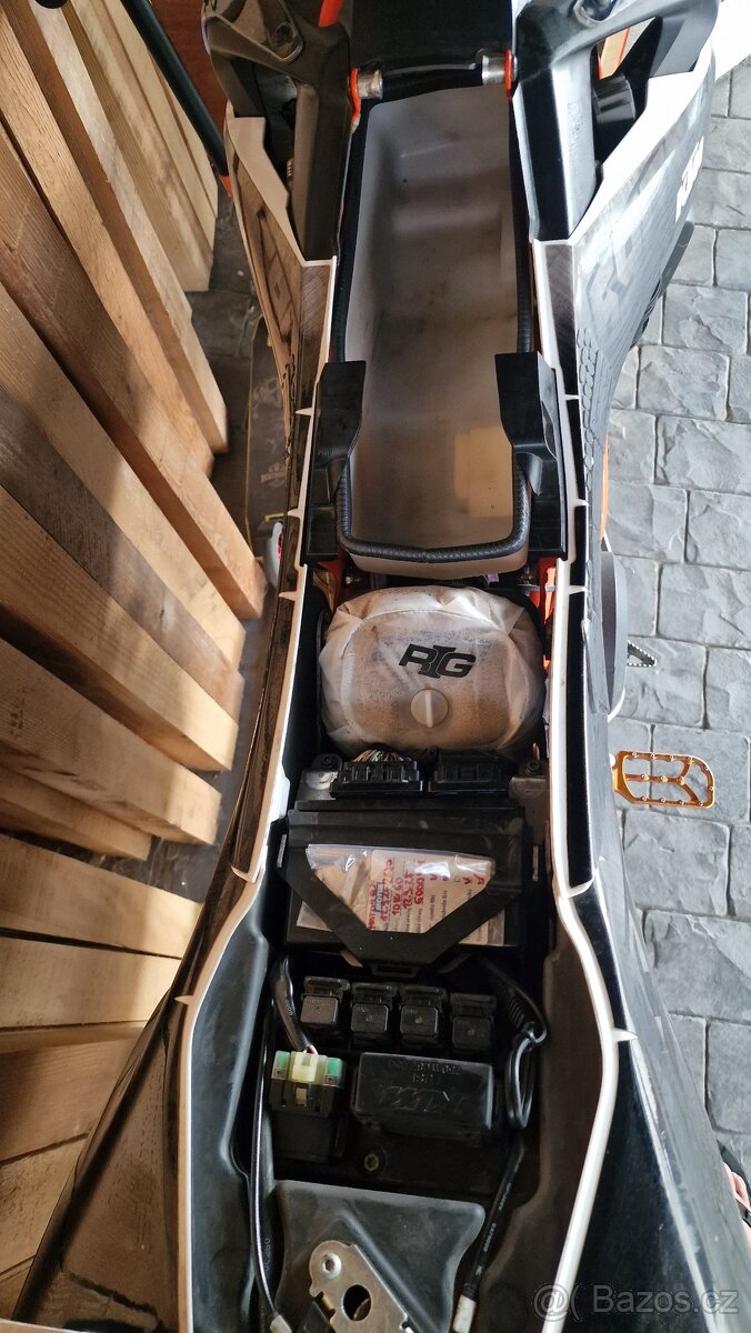 KTM 690 ENDURO R - 9