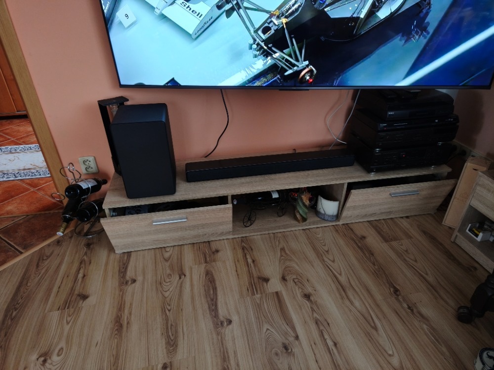 Obývací stěna + konferenční stolek - 9