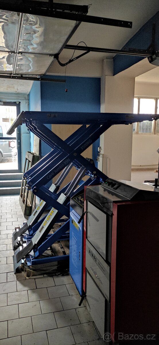 Nůžkový zvedák na podlahu,nebo do podlahy ,nosnost 3.500 kg - 9