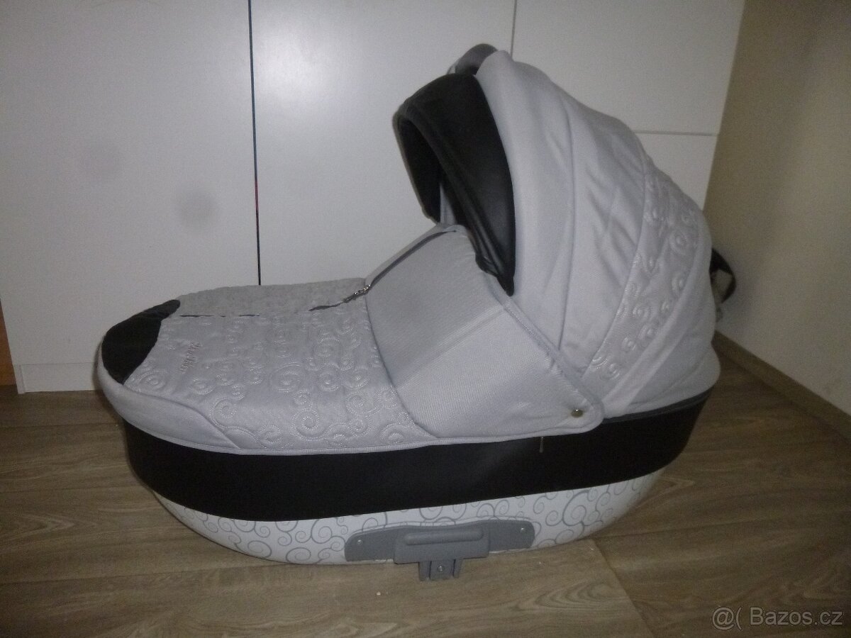 Prodám kočárek Camarelo - 9
