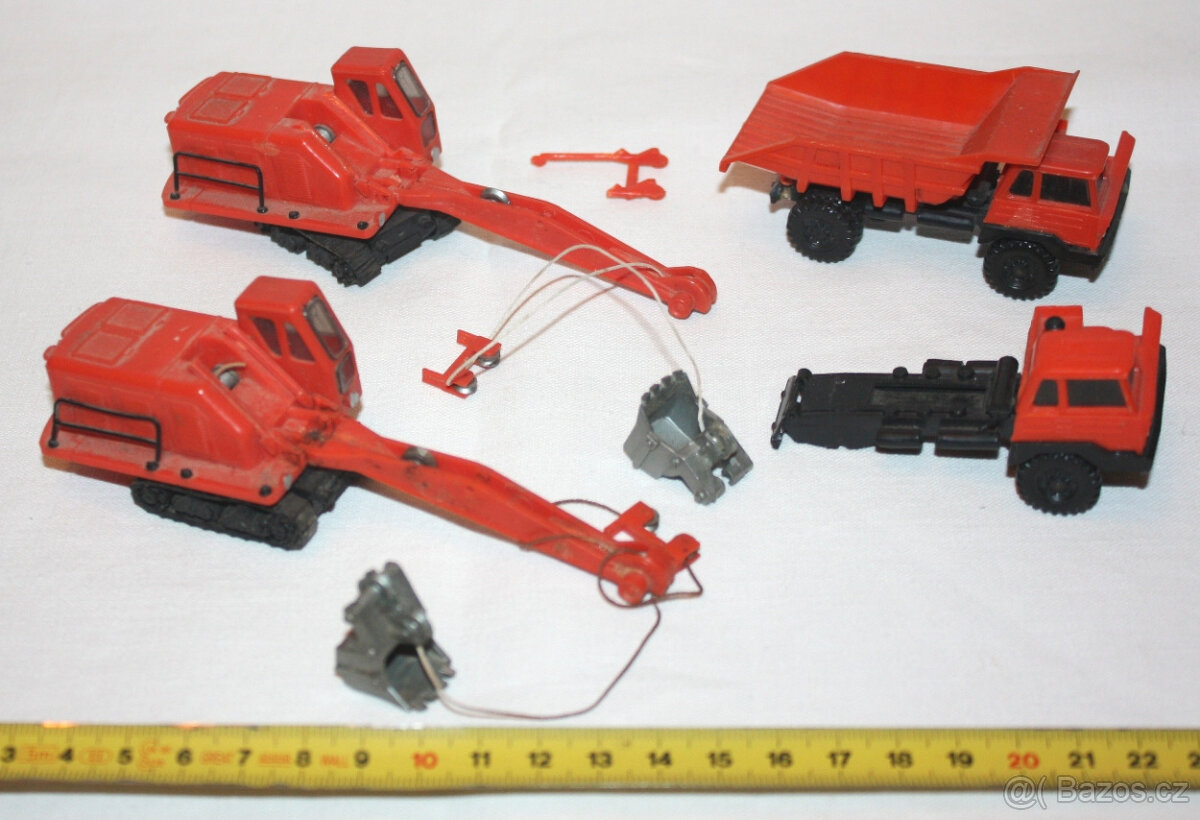 Hračka, hračky DDR, NDR, model 2x bagr + 2x nákladní auto - 9