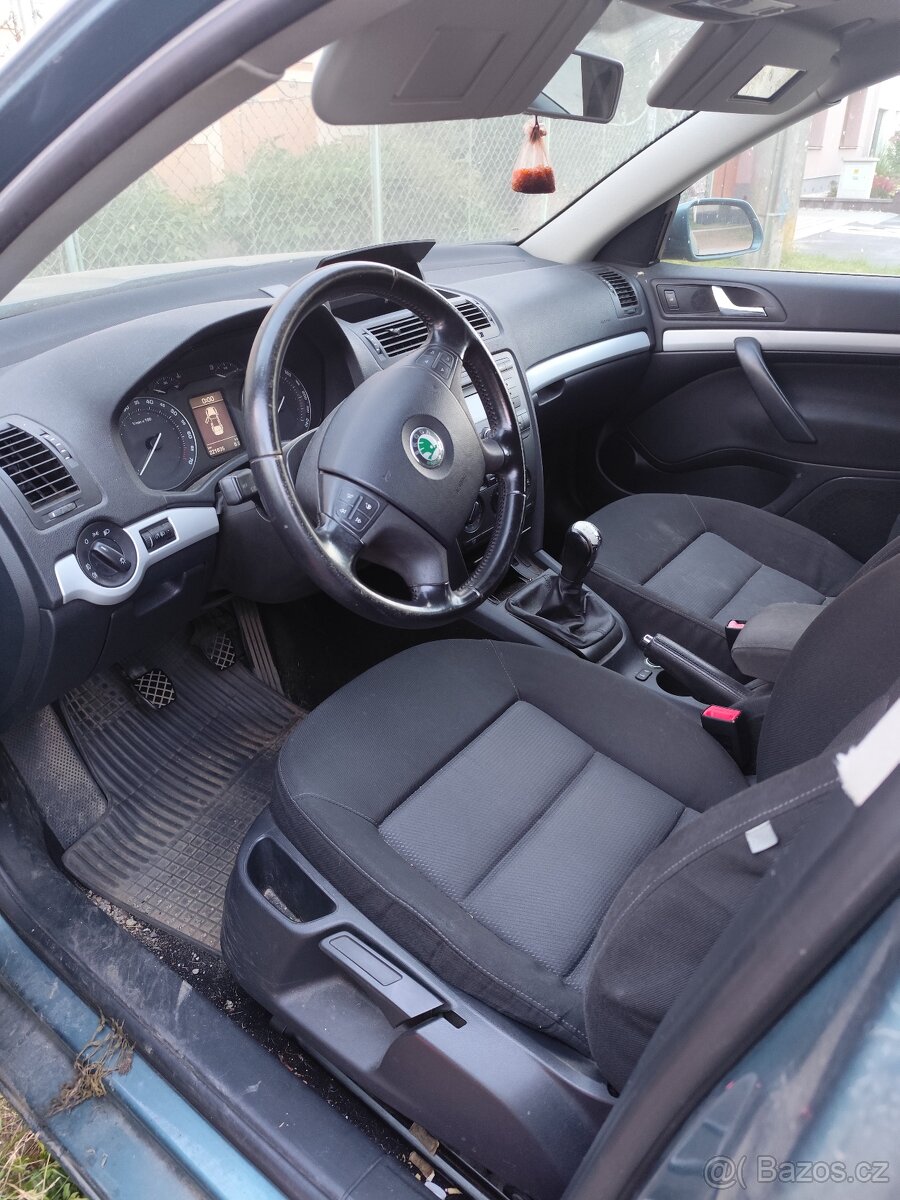 Škoda Octavia 2. 1.6 (75KW) - havarovaná - 9