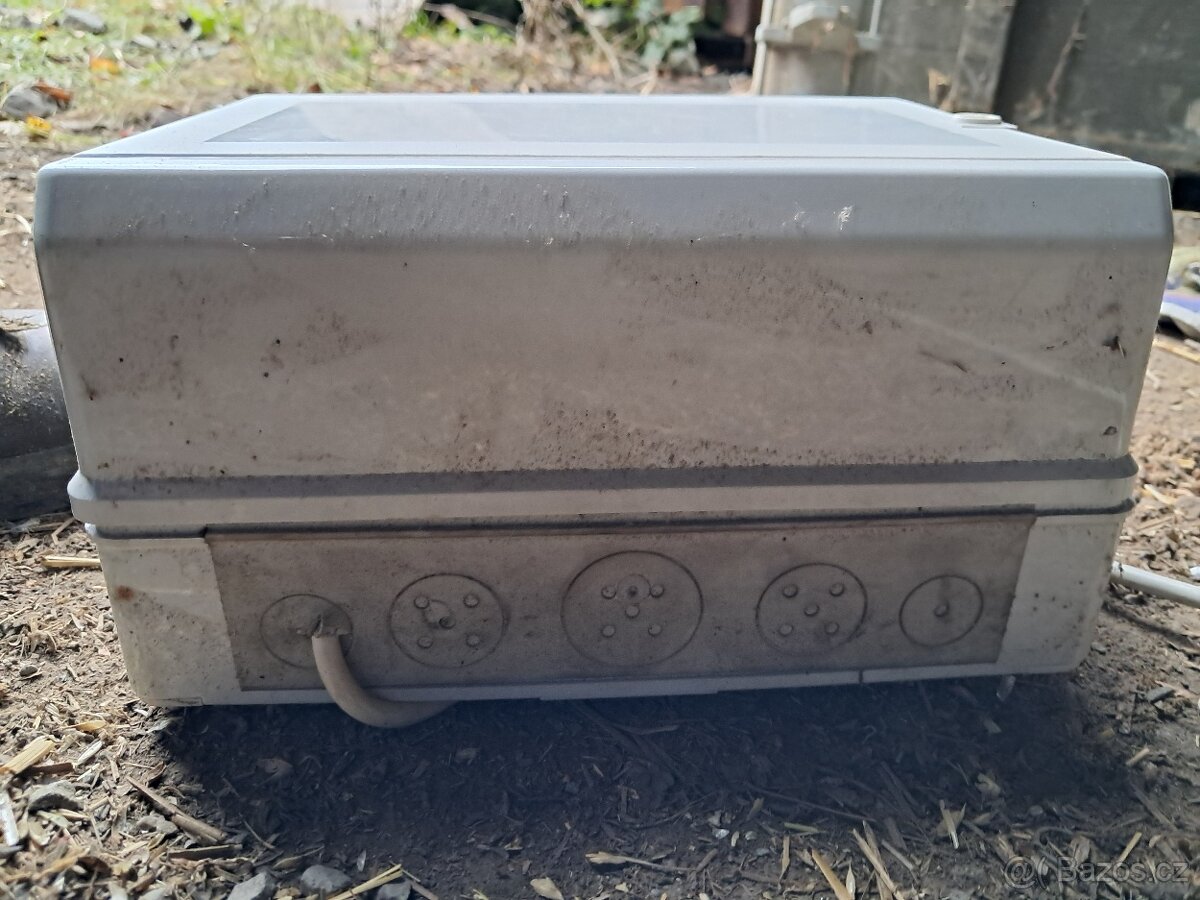 Elektro skříň s vybavením, jistič, relé, trafo - 9