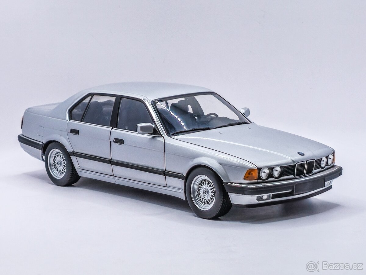 BMW E32 730i 1:18 Minichamps - 9