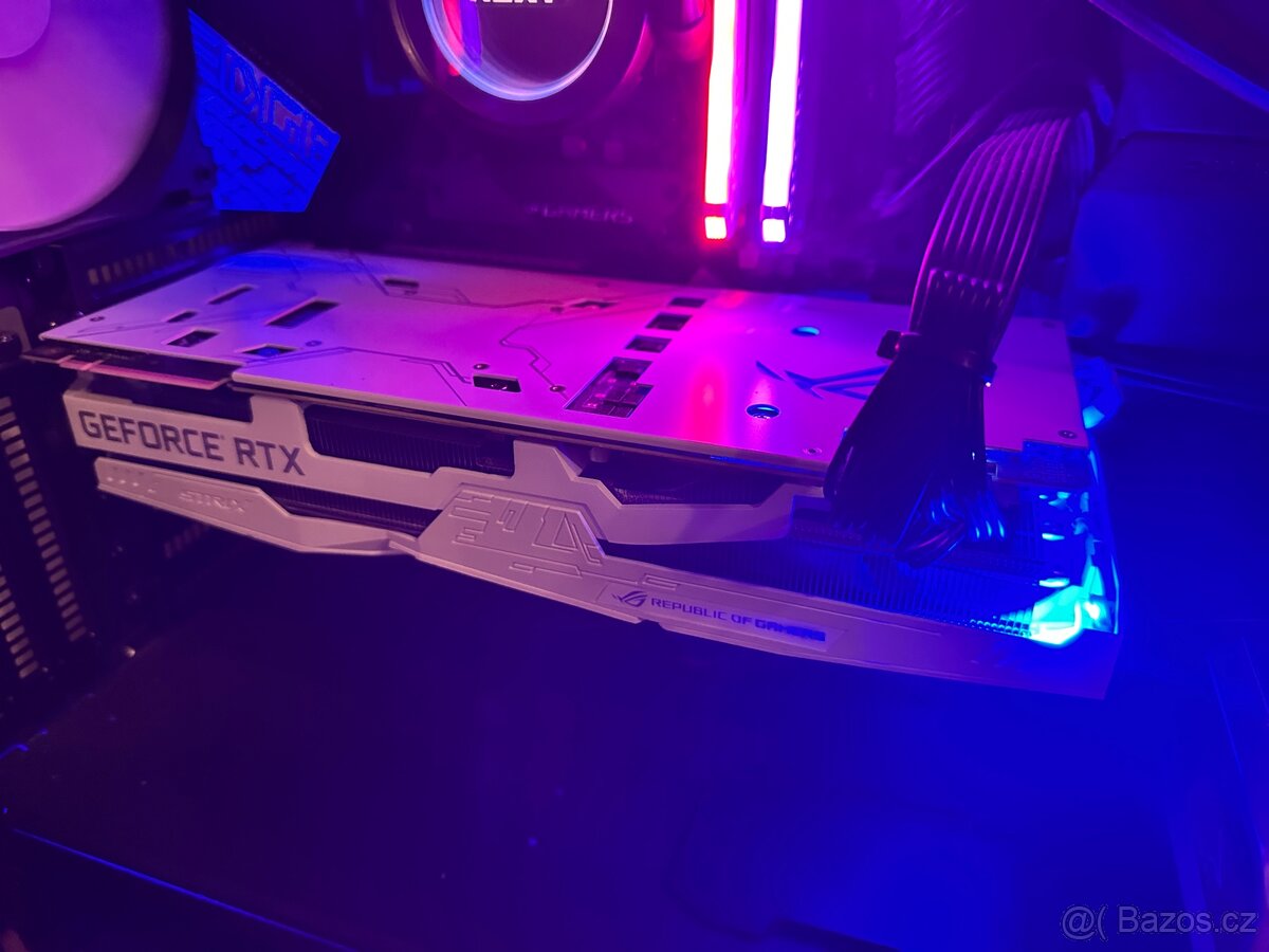 ASUS ROG STRIX RTX 2080 Ti 11GB WHITE EDITION - Top Stav - 9