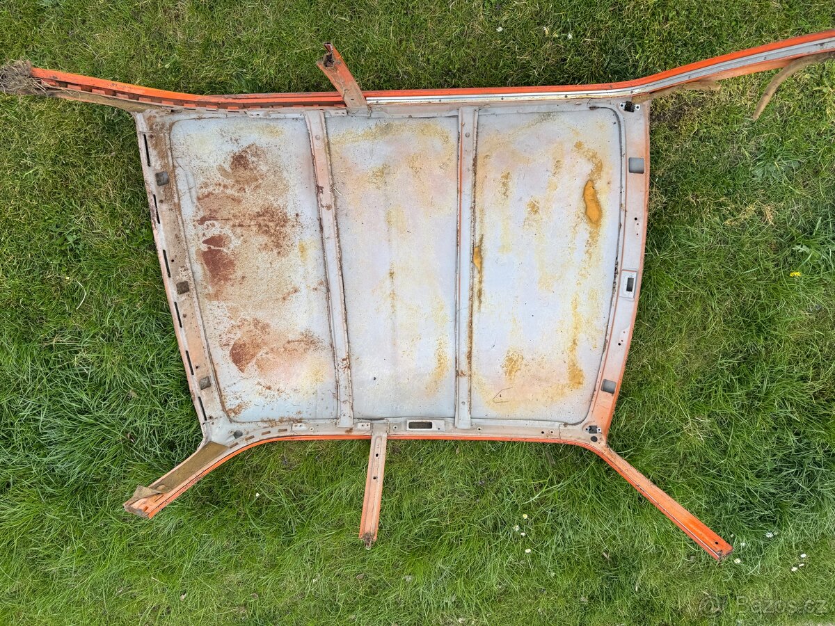 BMW e10 - střecha - 9