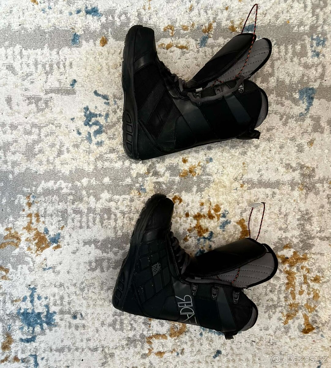 Snowboard STUF - Symbol 145 + vázáni STUF - Matrix; Boty Nit - 9