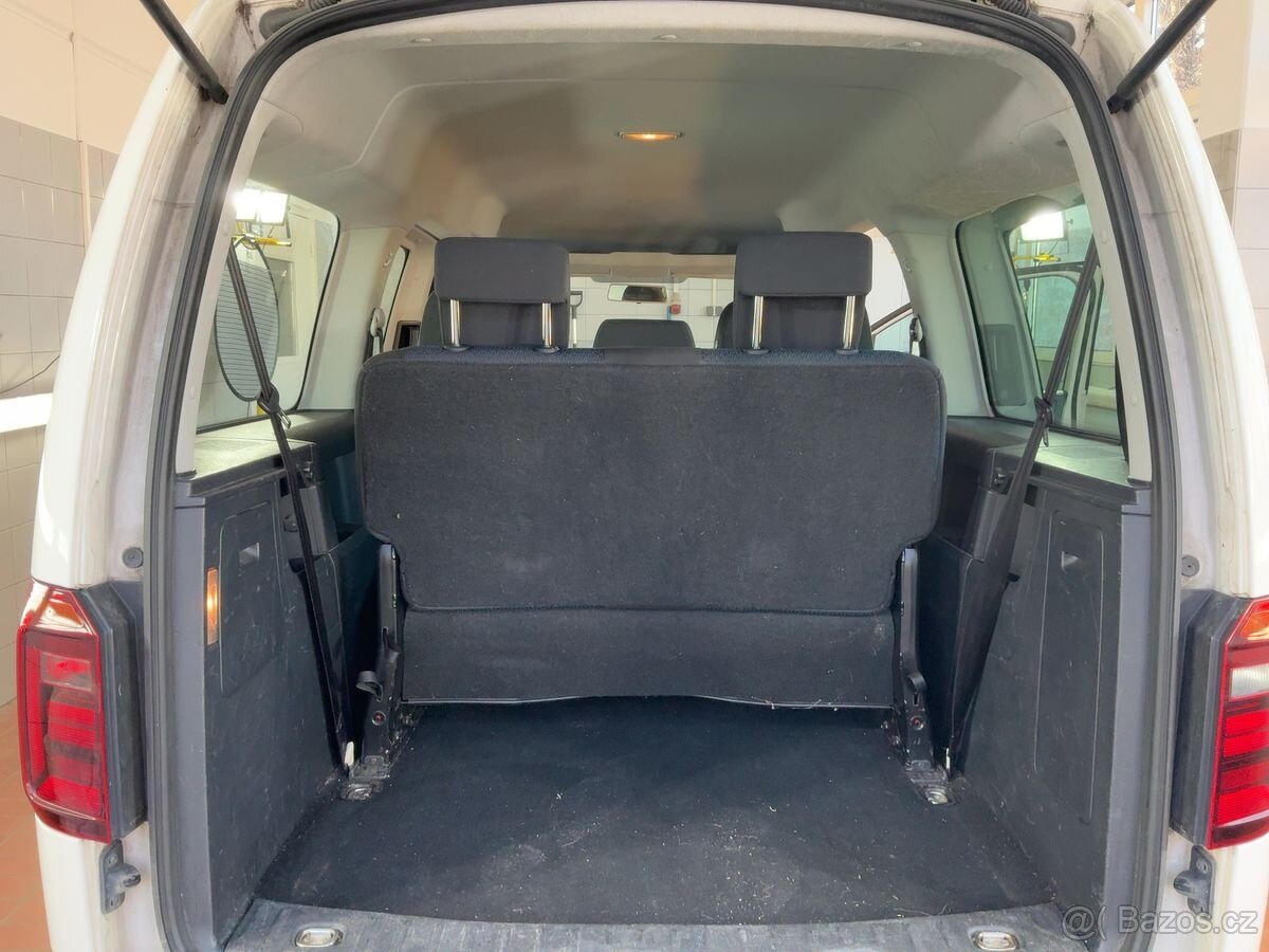 VW Caddy Maxi 2.0 TDI,Xenon,7.Míst,1.Majitel,Tažné - 9