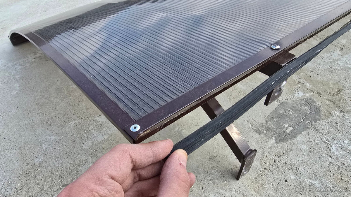 Stříška vchodová GUTTA Swing - 9