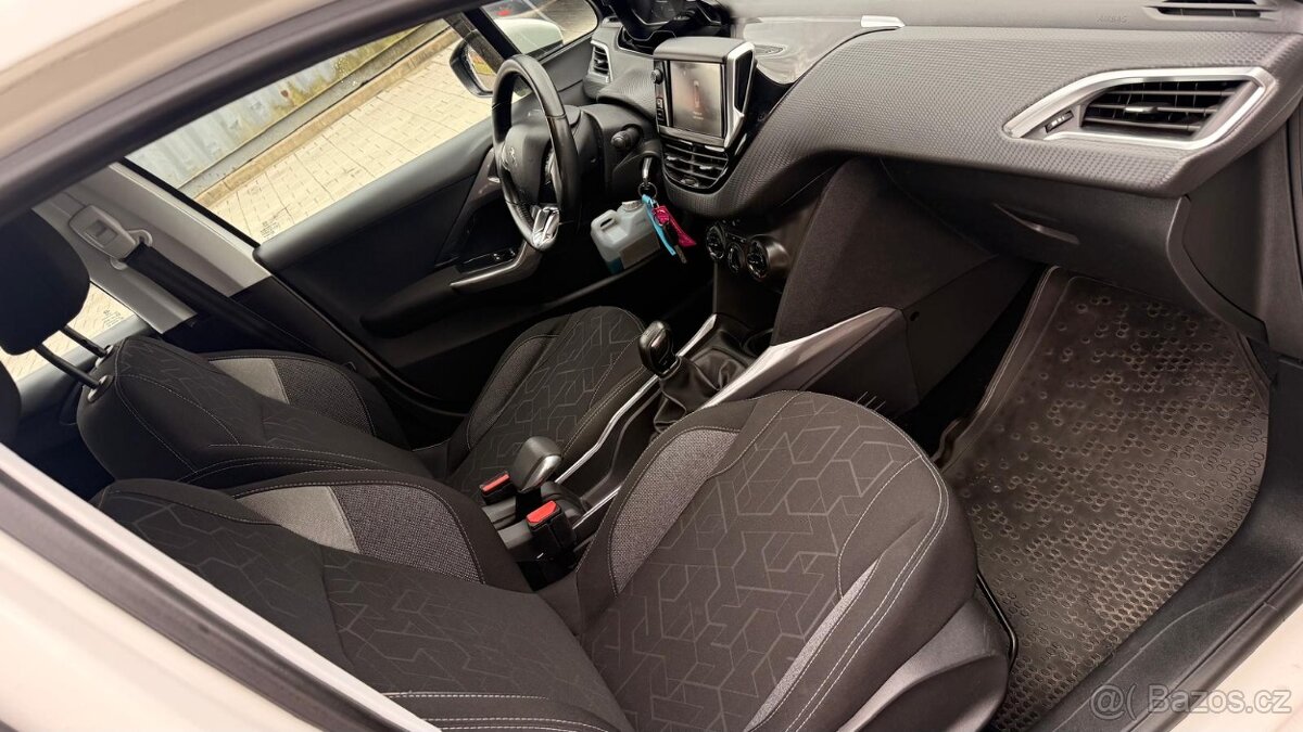 Peugeot 2008, 1.2 PureTech 60kW - 9