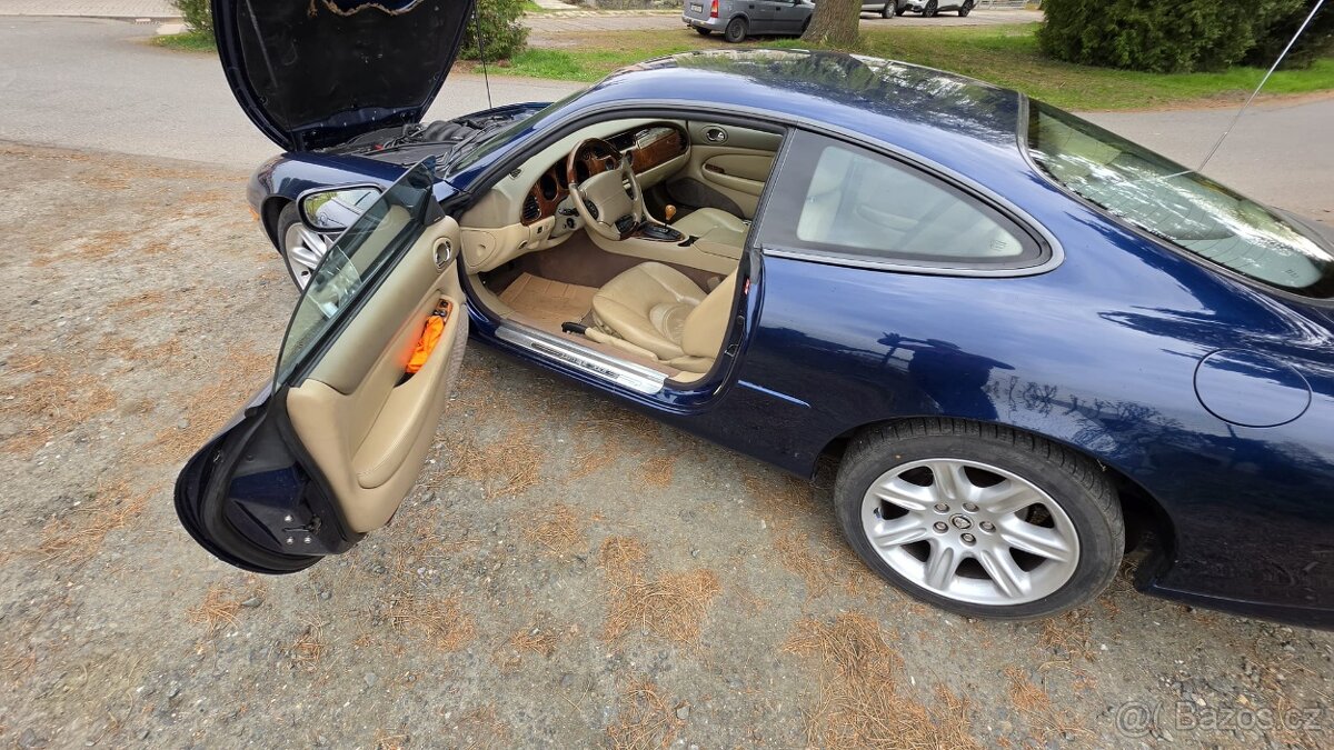 Jaguar XK8 XK8 Coupé 4.0 V8 (209 kW) - 9