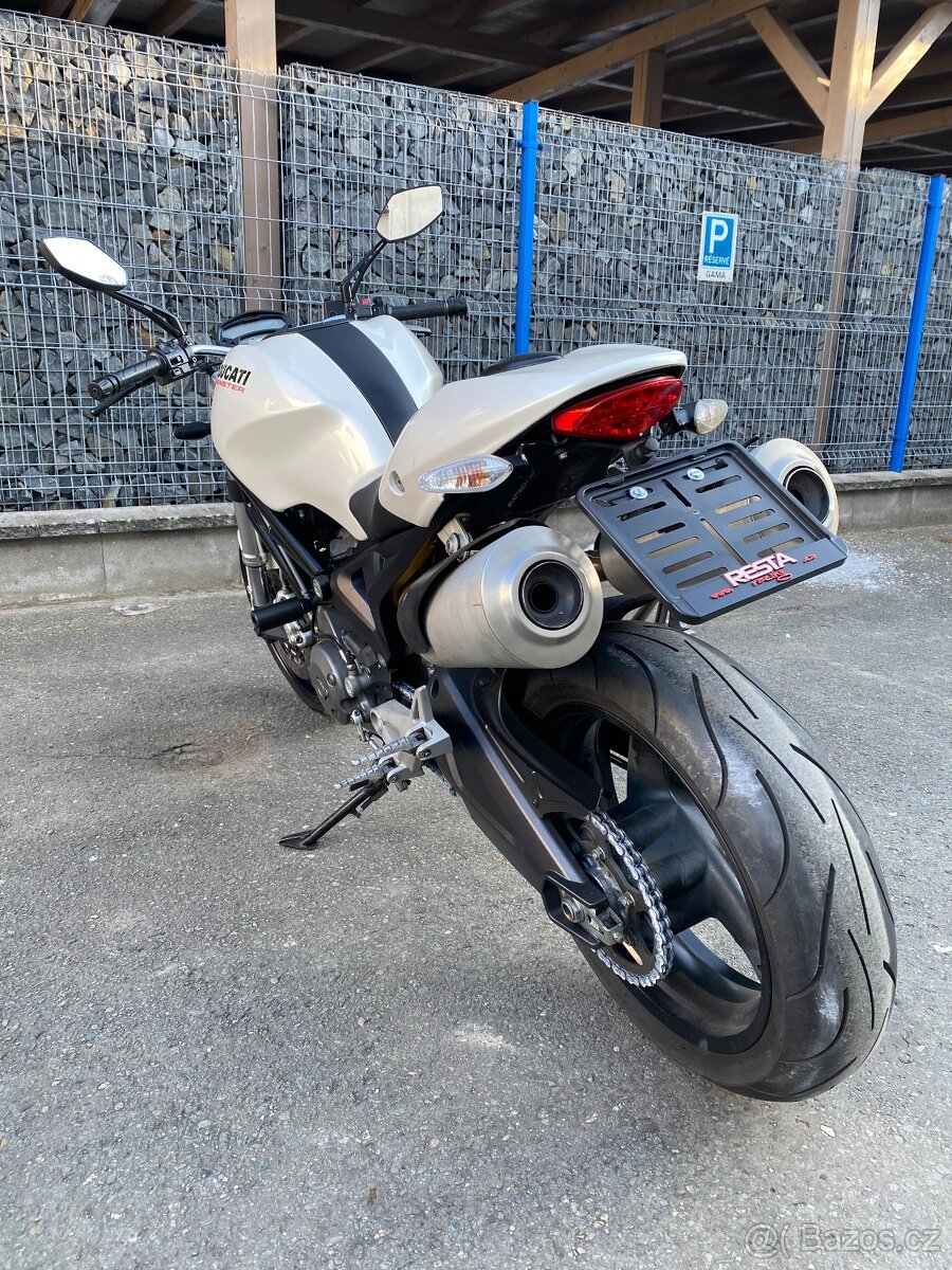 Ducati Monster 696 - 9