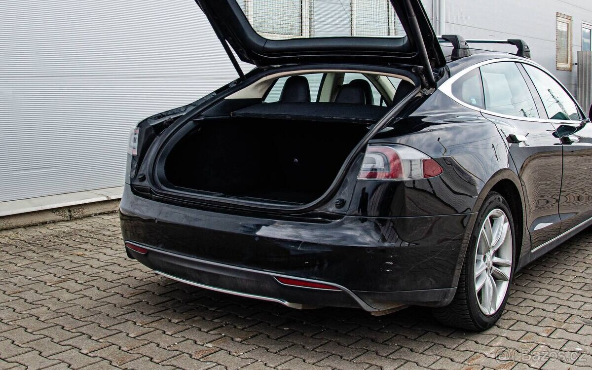 Tesla Model S 85 Free Supercharger - 9