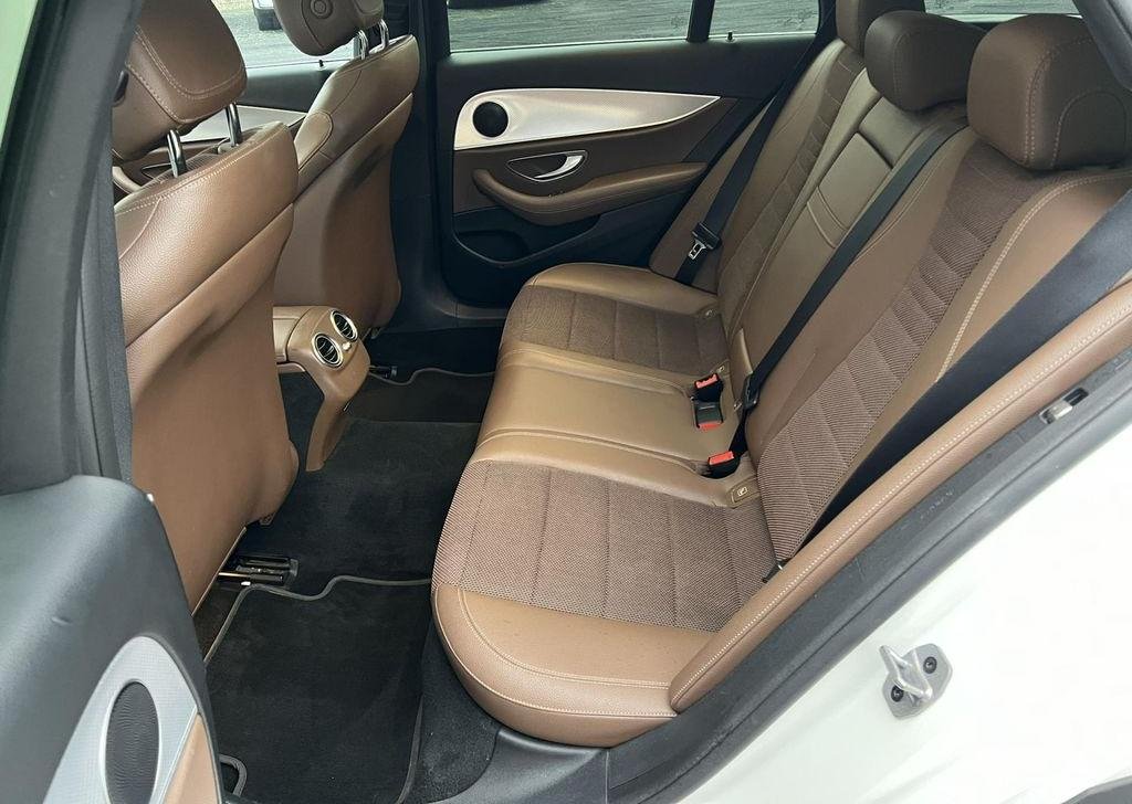 Mercedes-Benz Třídy E, E 220D 4MATIC ALL TERRAIN - 9